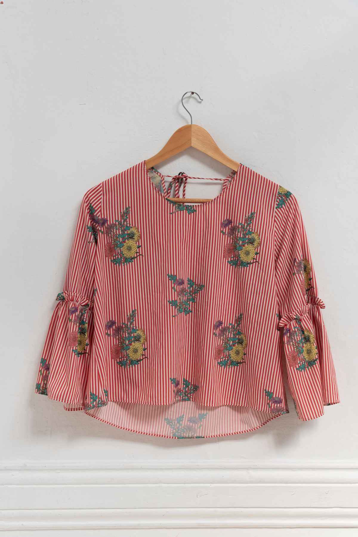 Blusa roja rayas y flores - Basement - Talla S
