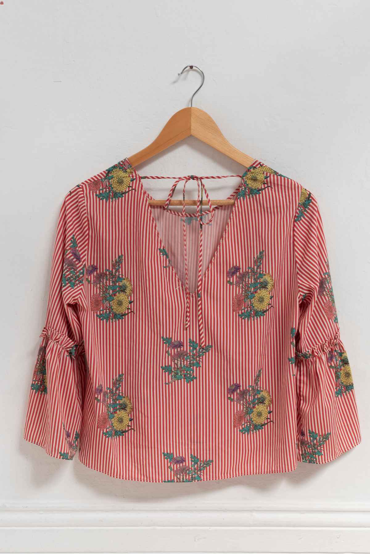 Blusa roja rayas y flores - Basement - Talla S