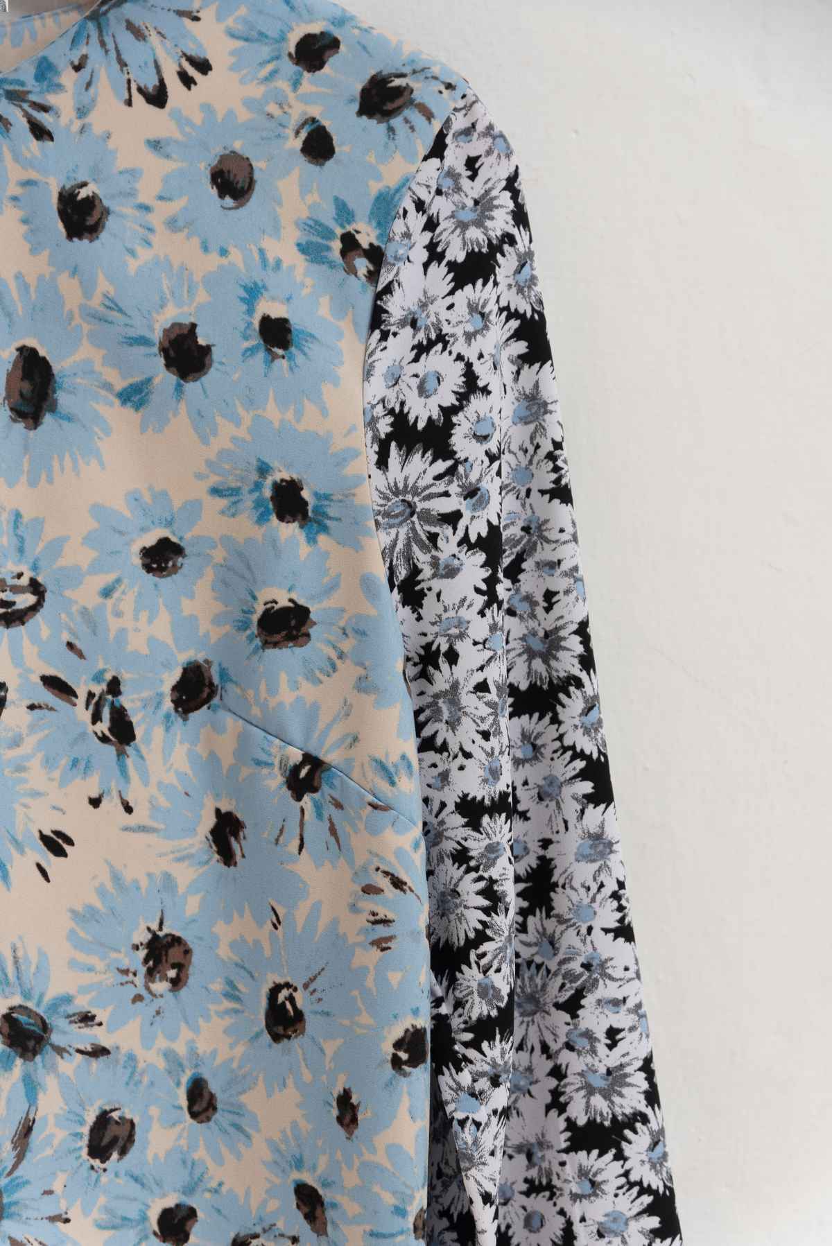 Blusa celeste print - Warehouse - Talla S