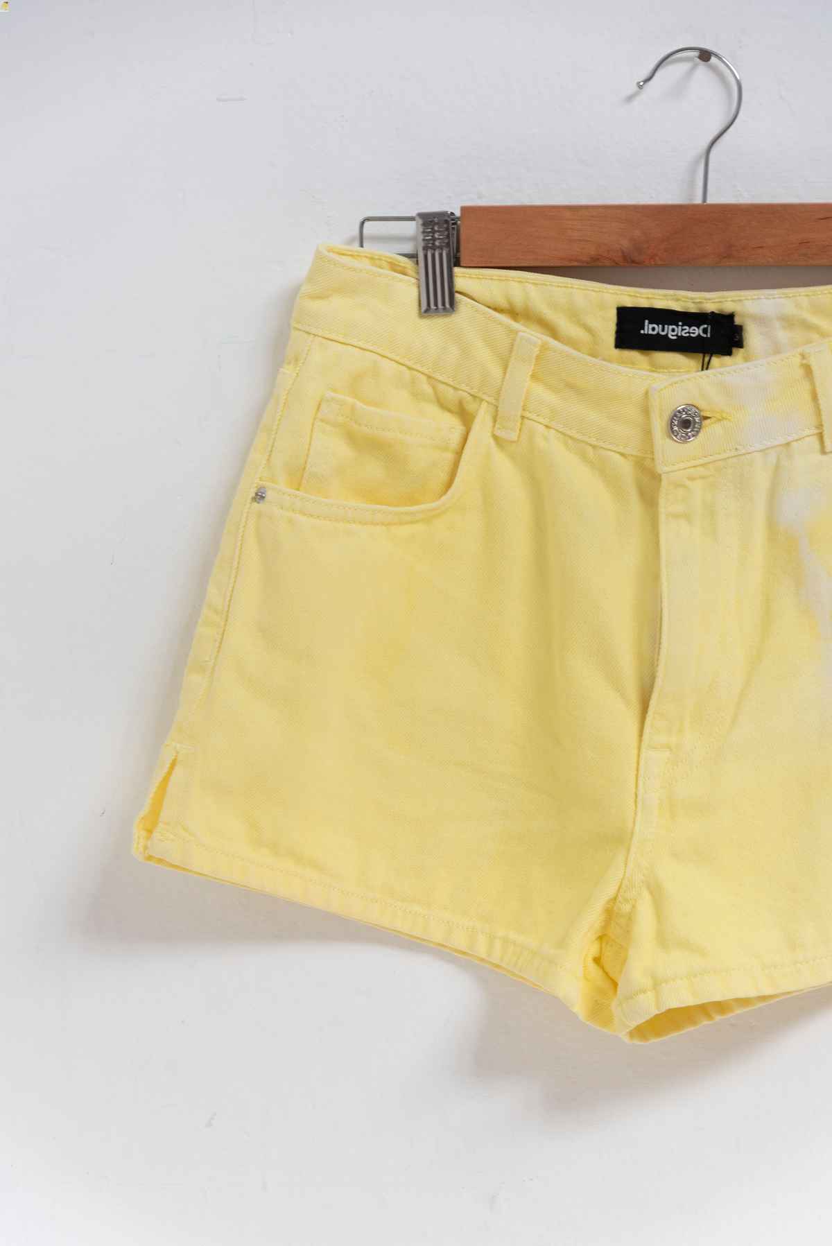 Short amarillo - Desigual - Talla M