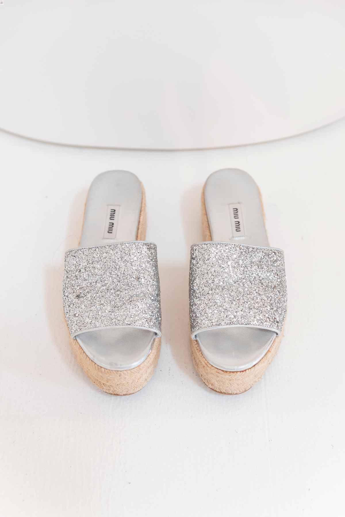 Sandalias plateadas brillo plataforma - Miu Miu - Talla 37