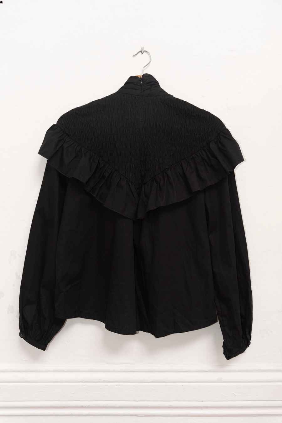 Blusa negra volados - Talla S - Zara