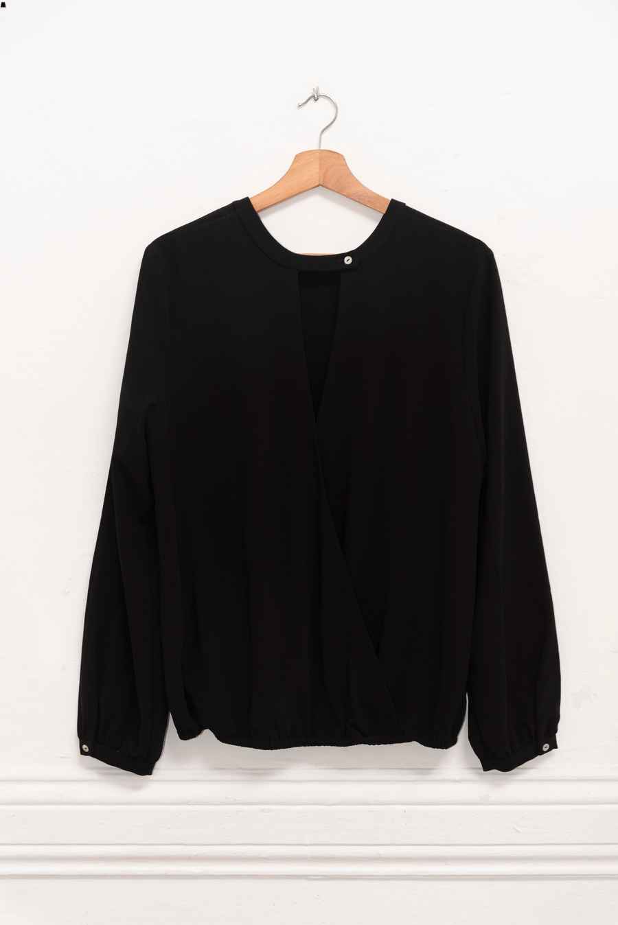 Blusa negra con escote en espalda - Talla M - Sisley