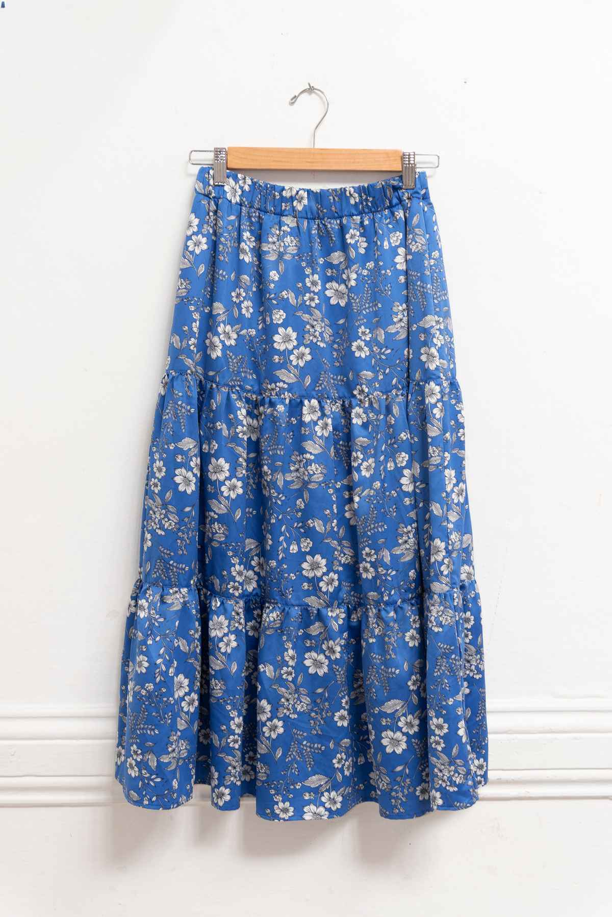 Falda azul flores blancas - ABD - Talla M