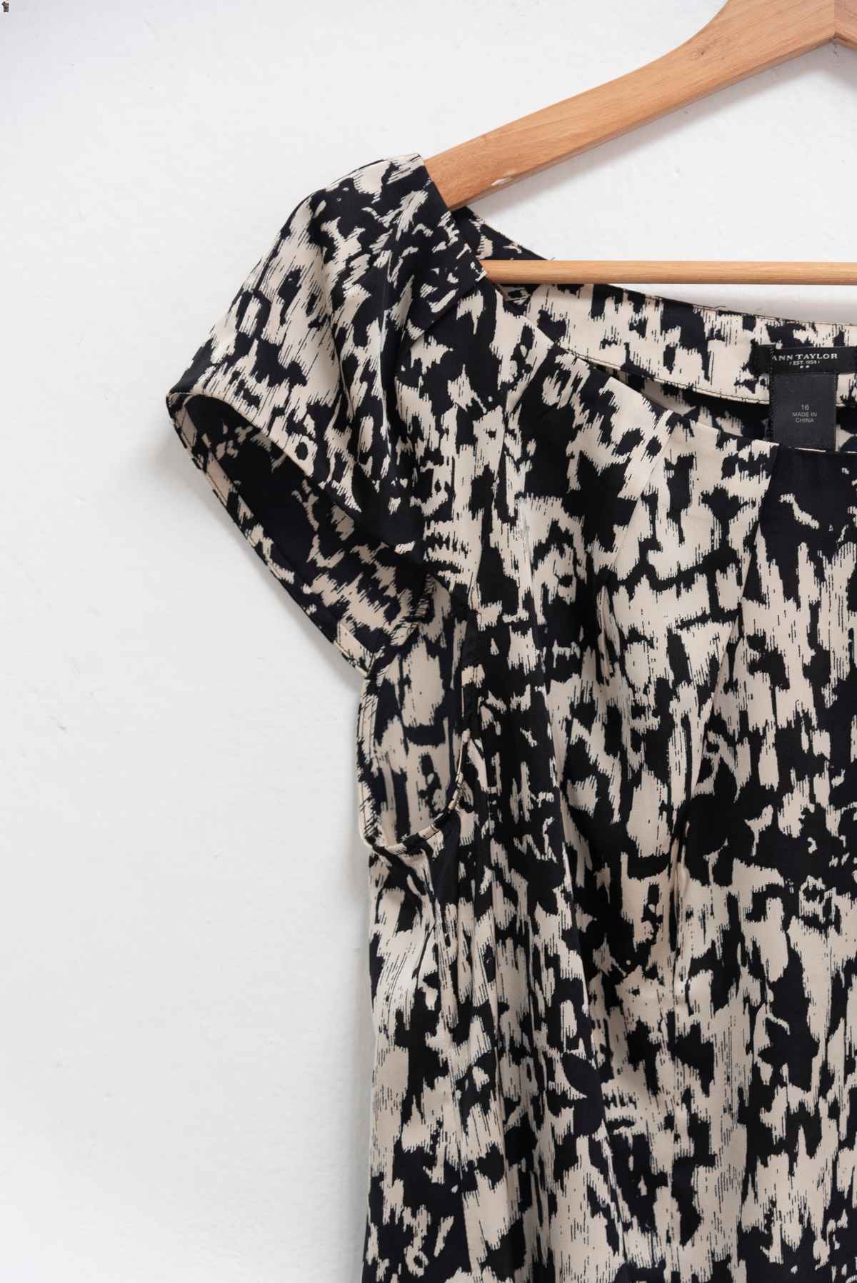 Blusa animal print - Ann Taylor - Talla L
