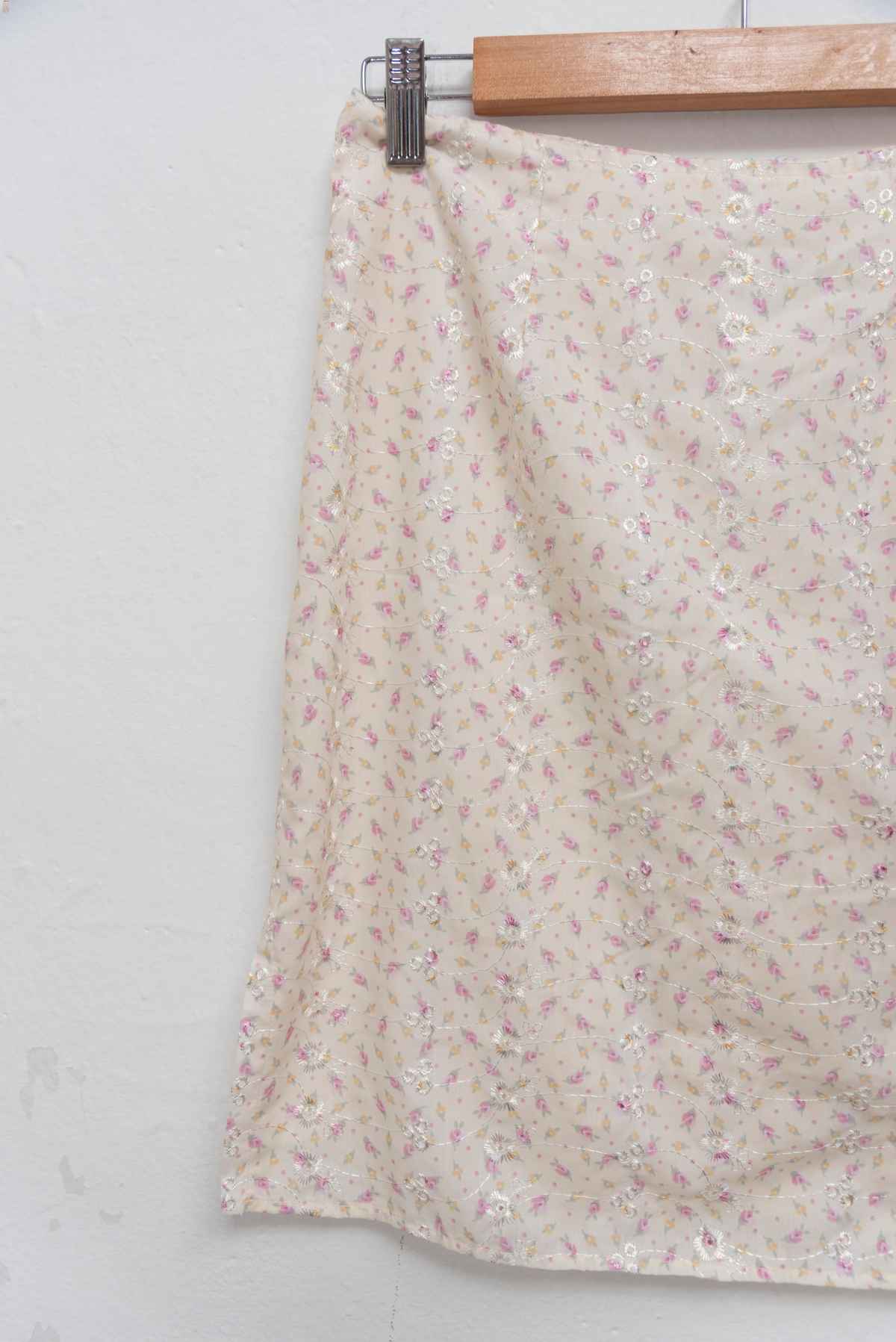 Falda beige bordada - Hourglass - Talla S