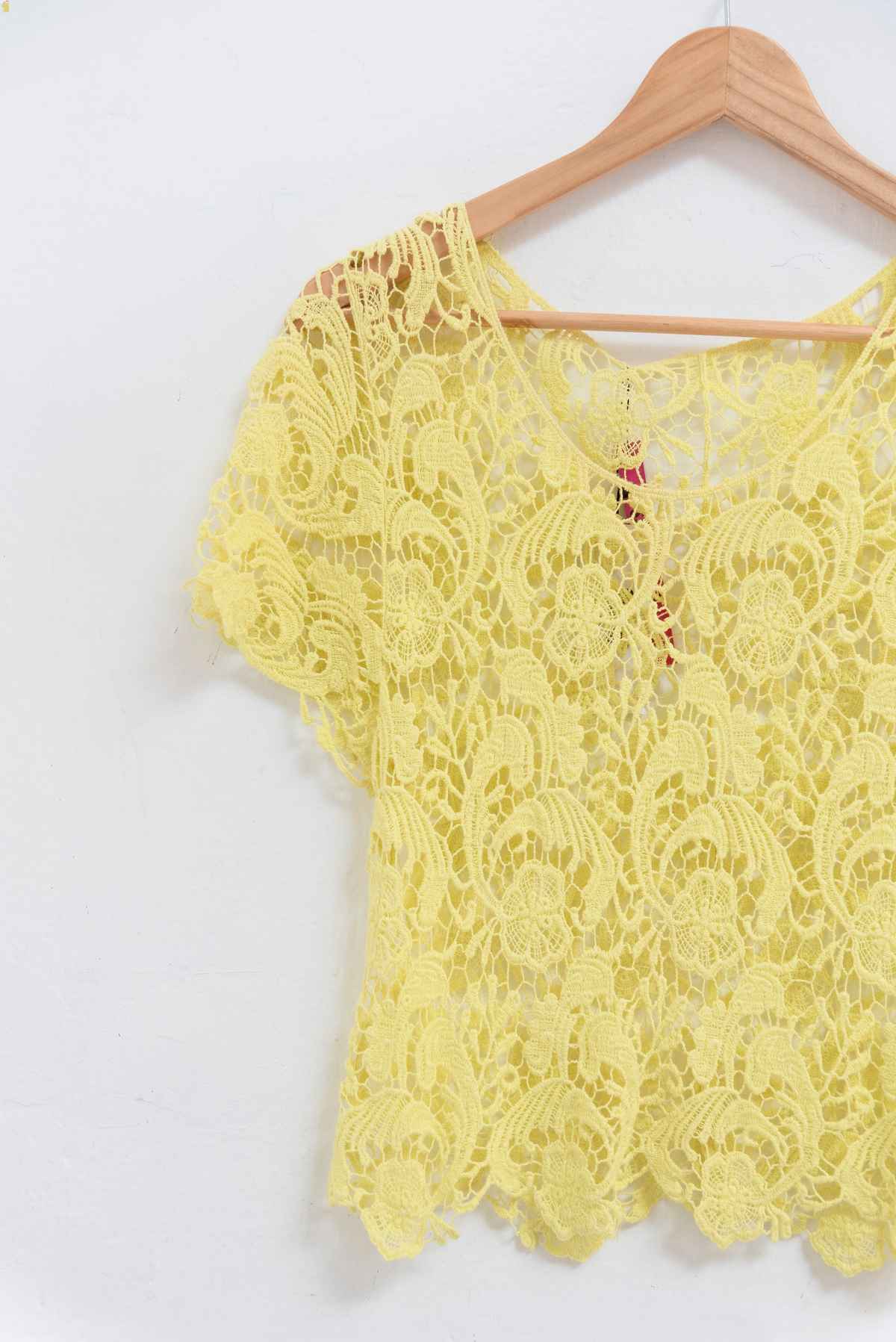 Top amarillo bordado - Talla S