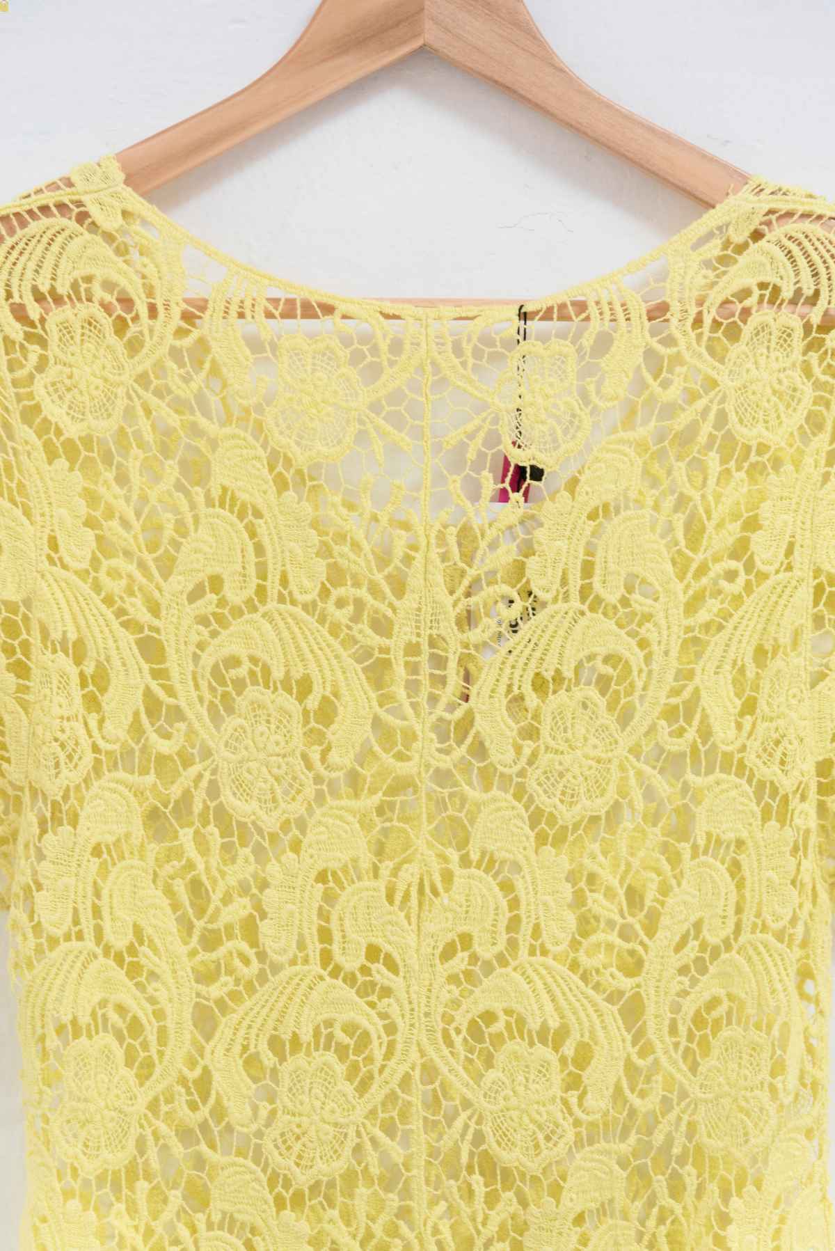 Top amarillo bordado - Talla S
