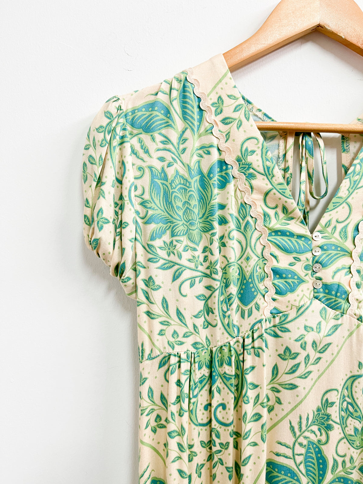 Vestido corto verde con hojas - Basament - Talla M