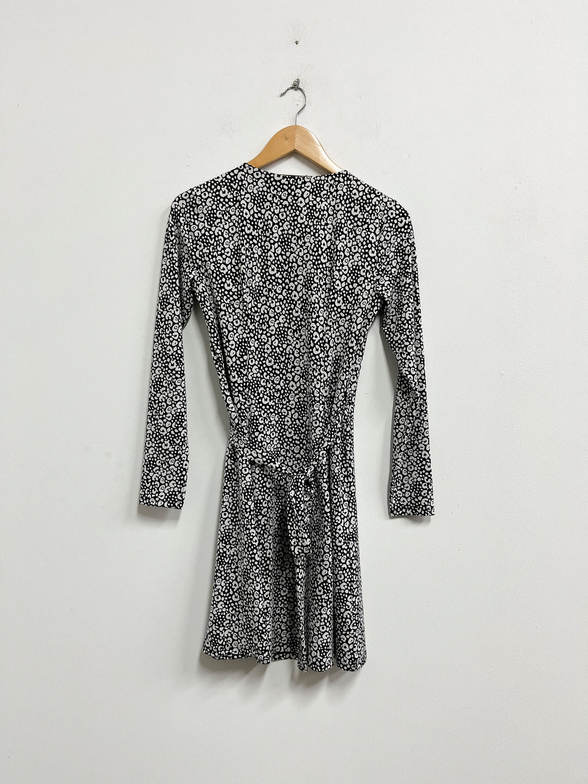 Vestido envolvente negro con blanco - Gap - Talla S