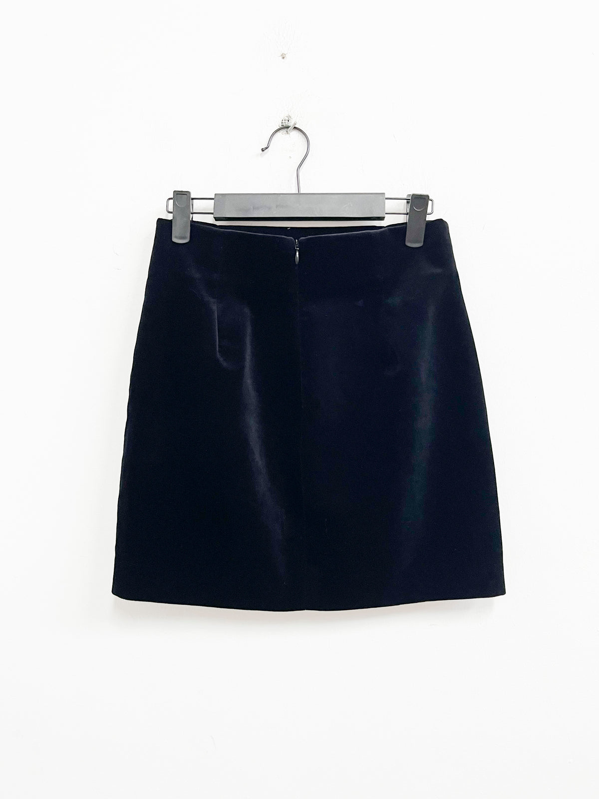 Mini falda negra de terciopelo - Zara - Talla XS