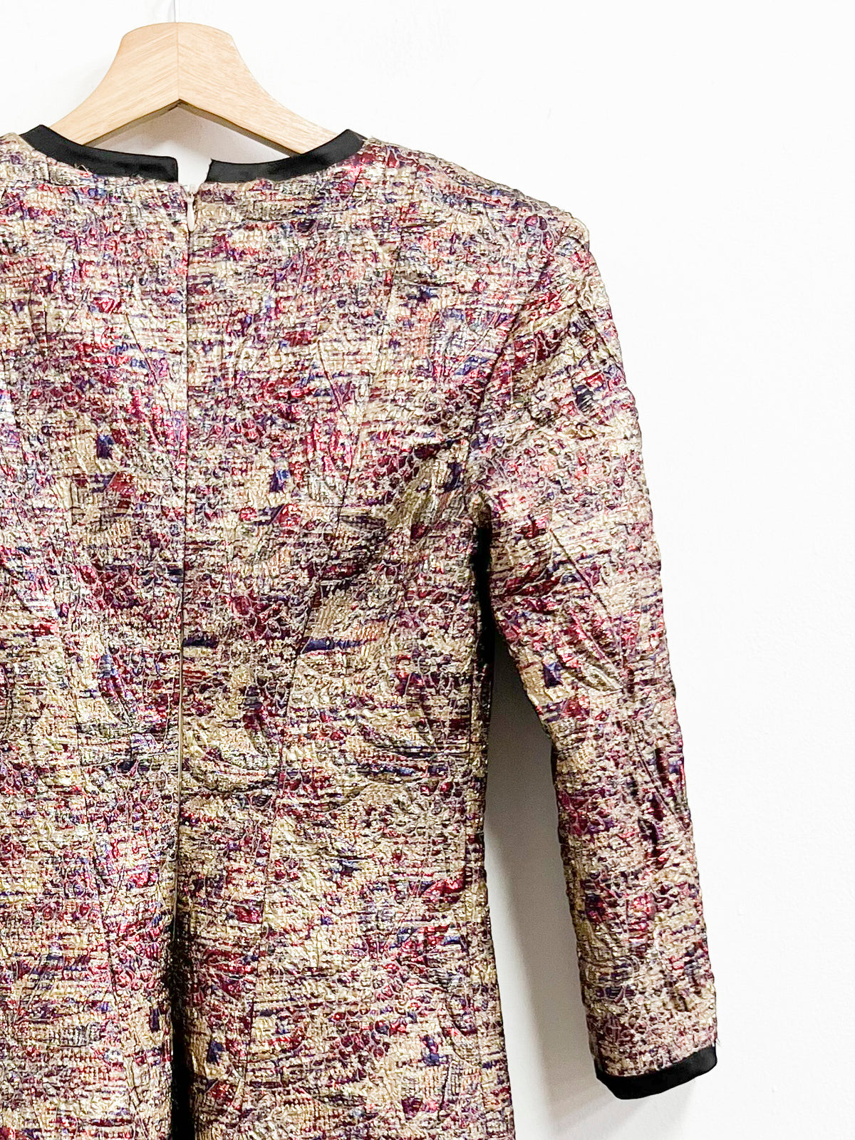 Vestido dorado morado y rojo texturizado - Desegni Vittoria - Talla S
