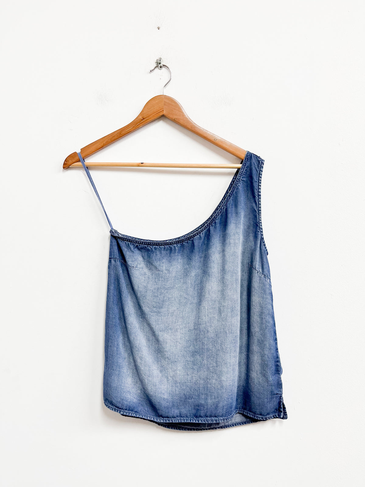 Top asimétrico denim - Talla S