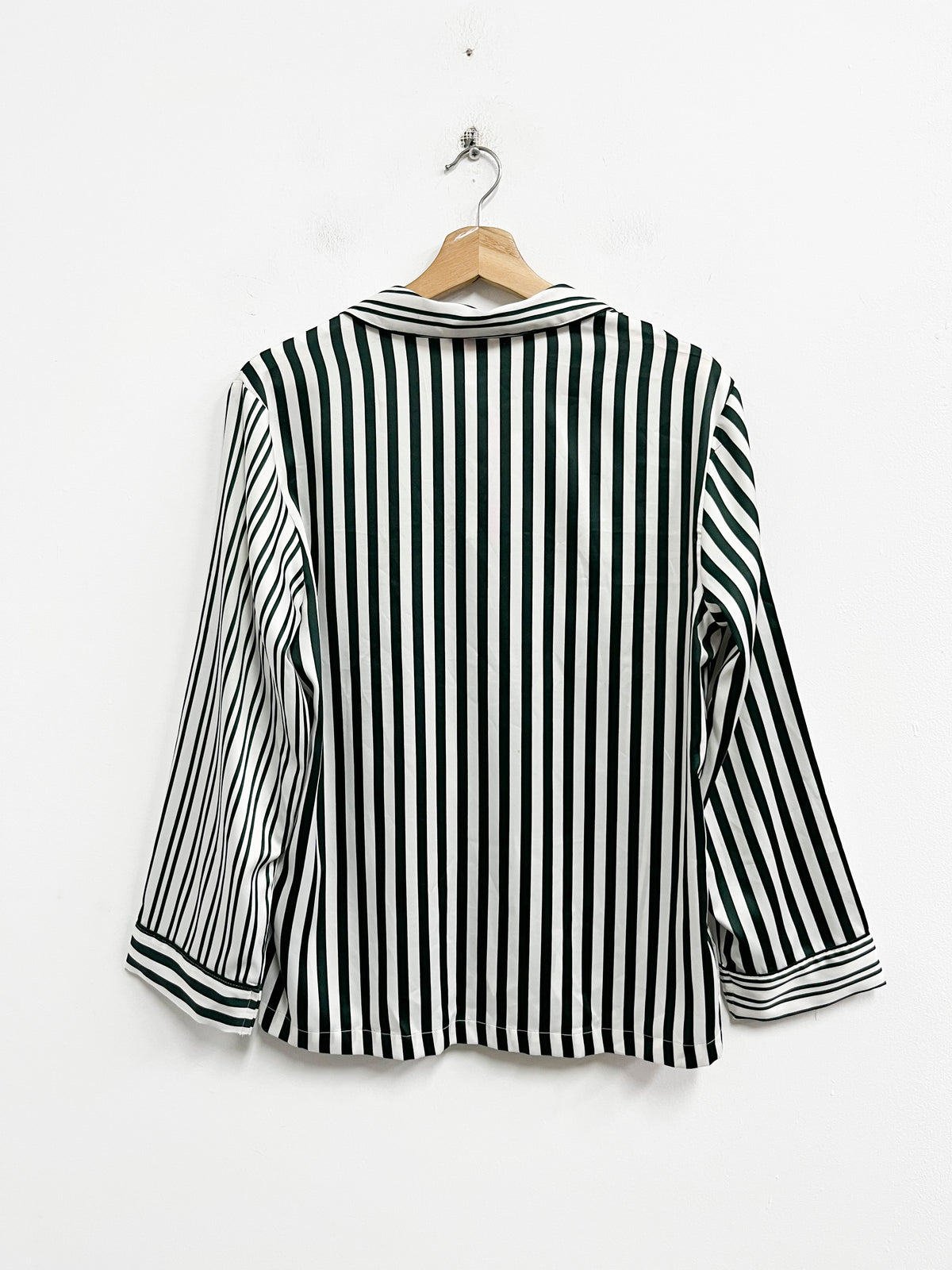Blusa blanca con rayas verdes - Victoria Secret - Talla XS