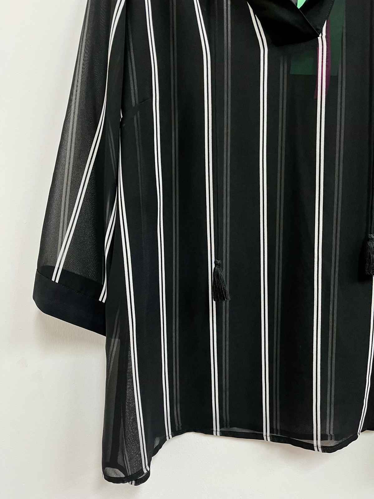 Blusa negra con rayas blancas - Chicco´s - Talla M