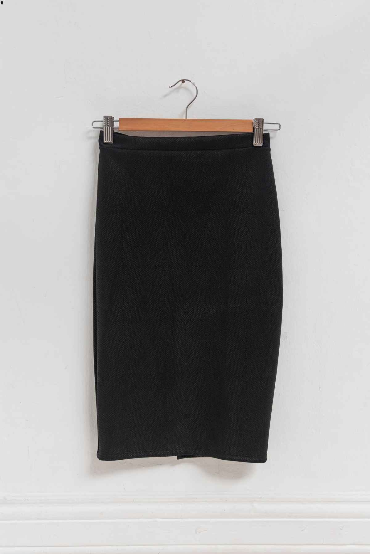 Falda negra cierre - Triya - Talla S