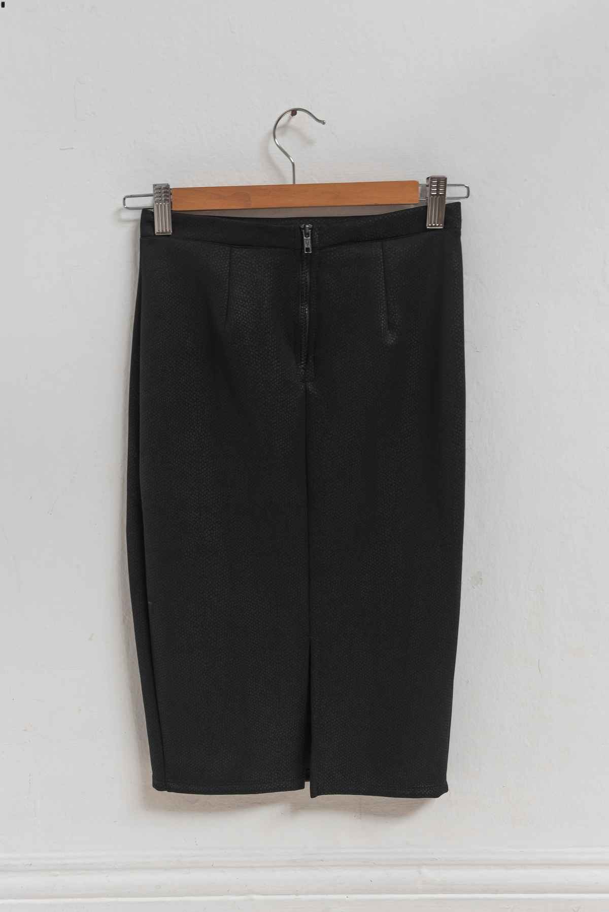 Falda negra cierre - Triya - Talla S