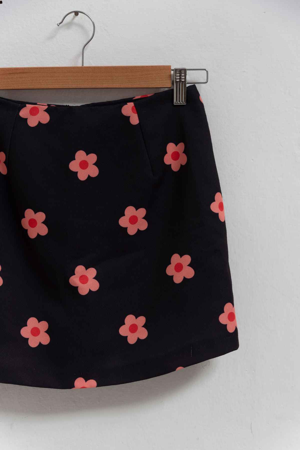 Minifalda azul con flores naranjas - Bouche de Rouge - Talla S