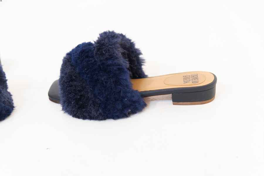 Sandalias fluffy con pelaje azules - Cornelio Borda - Talla 39