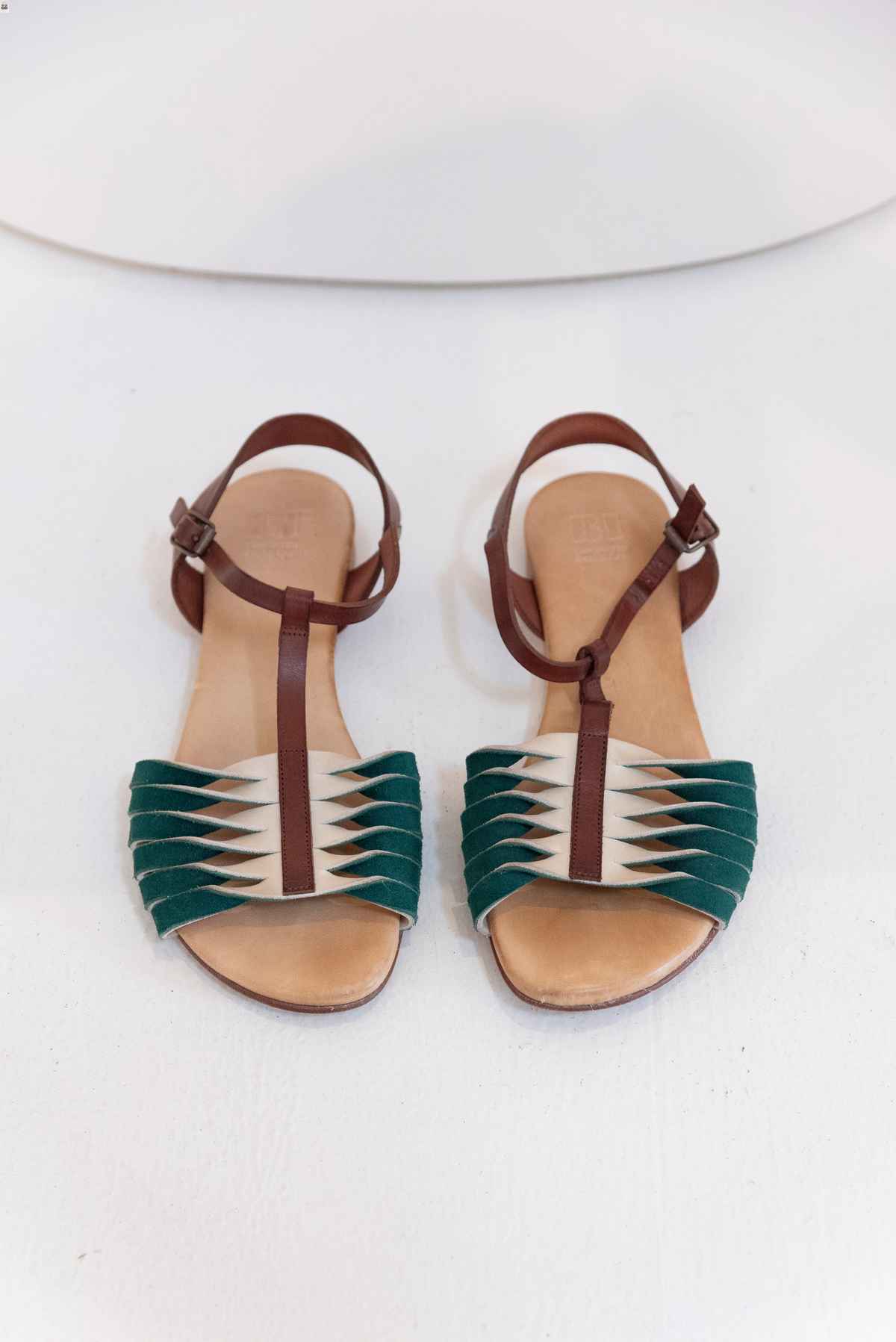 Sandalias verdes con marrón - BF - Talla 40