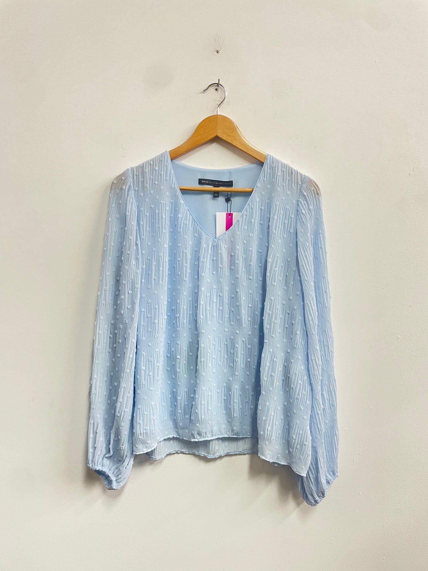 Blusa celeste mangas abullonadas - White House Black Market - Talla XS
