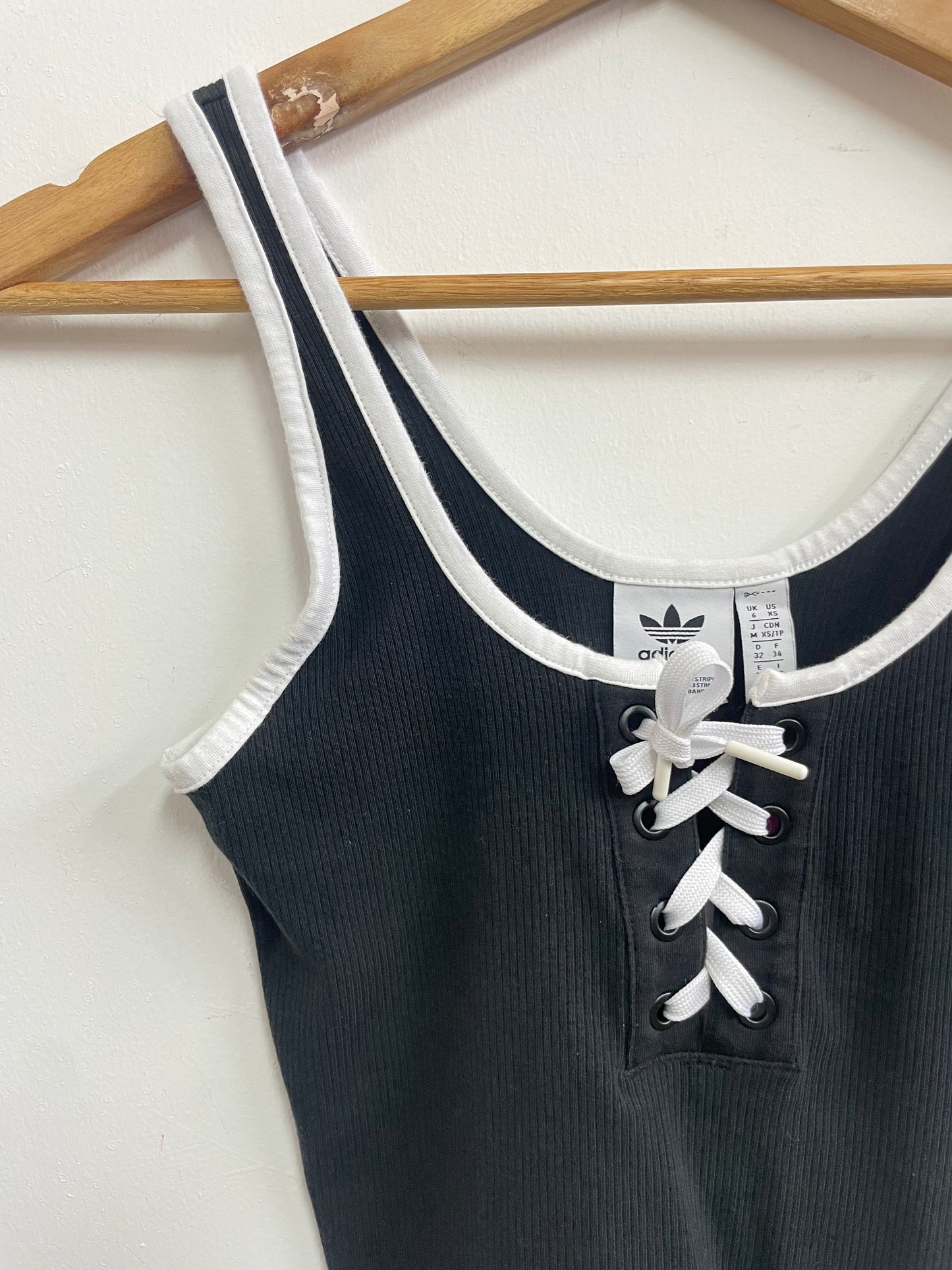 Top negro de tiras - Adidas - Talla XS