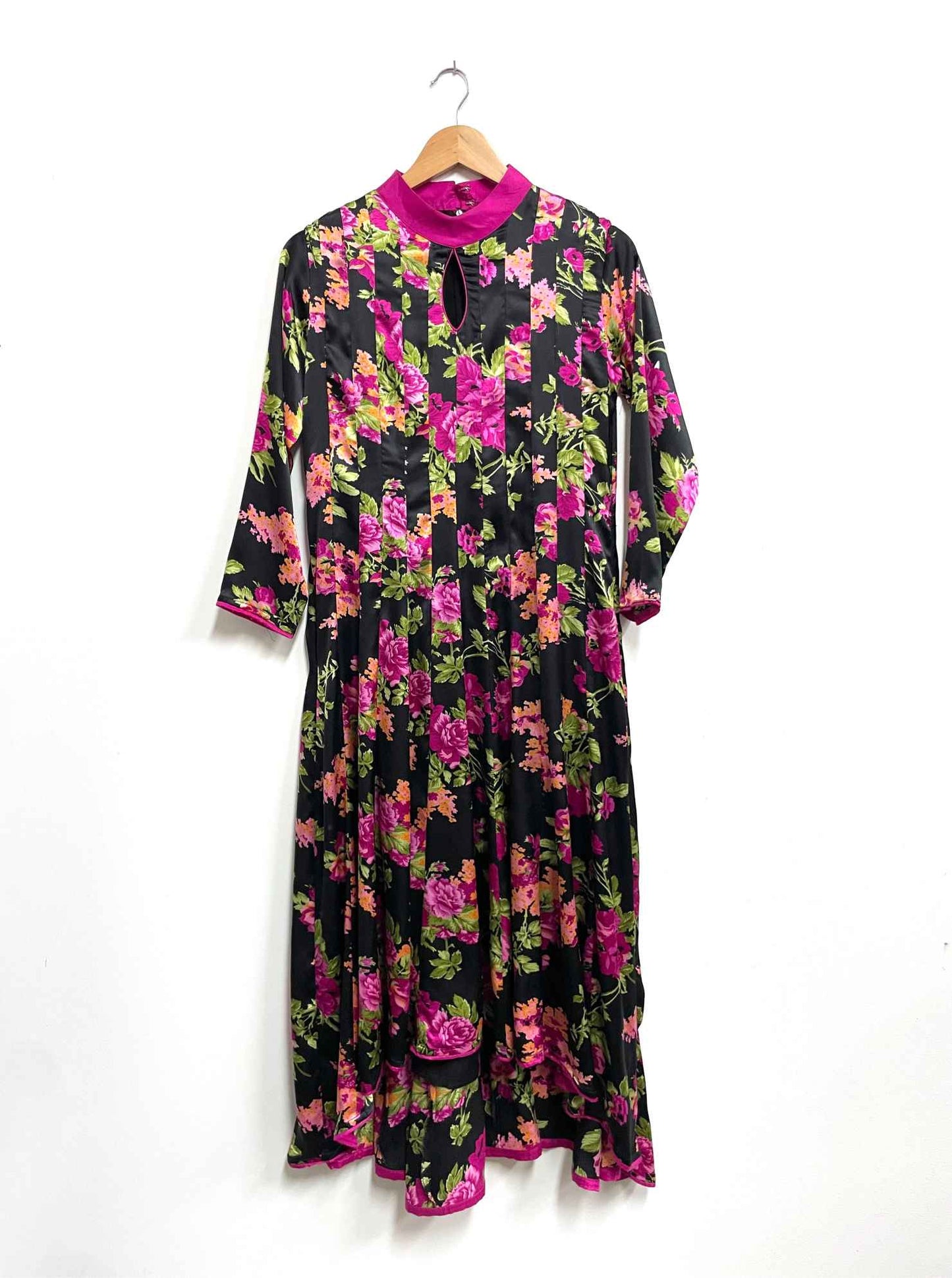 Vestido negro flores fucsias - Talla S