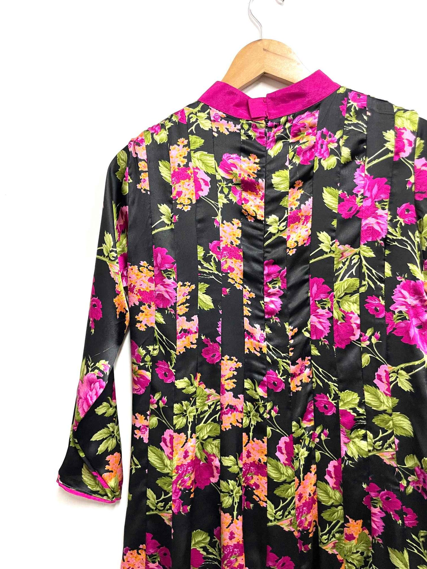 Vestido negro flores fucsias - Talla S