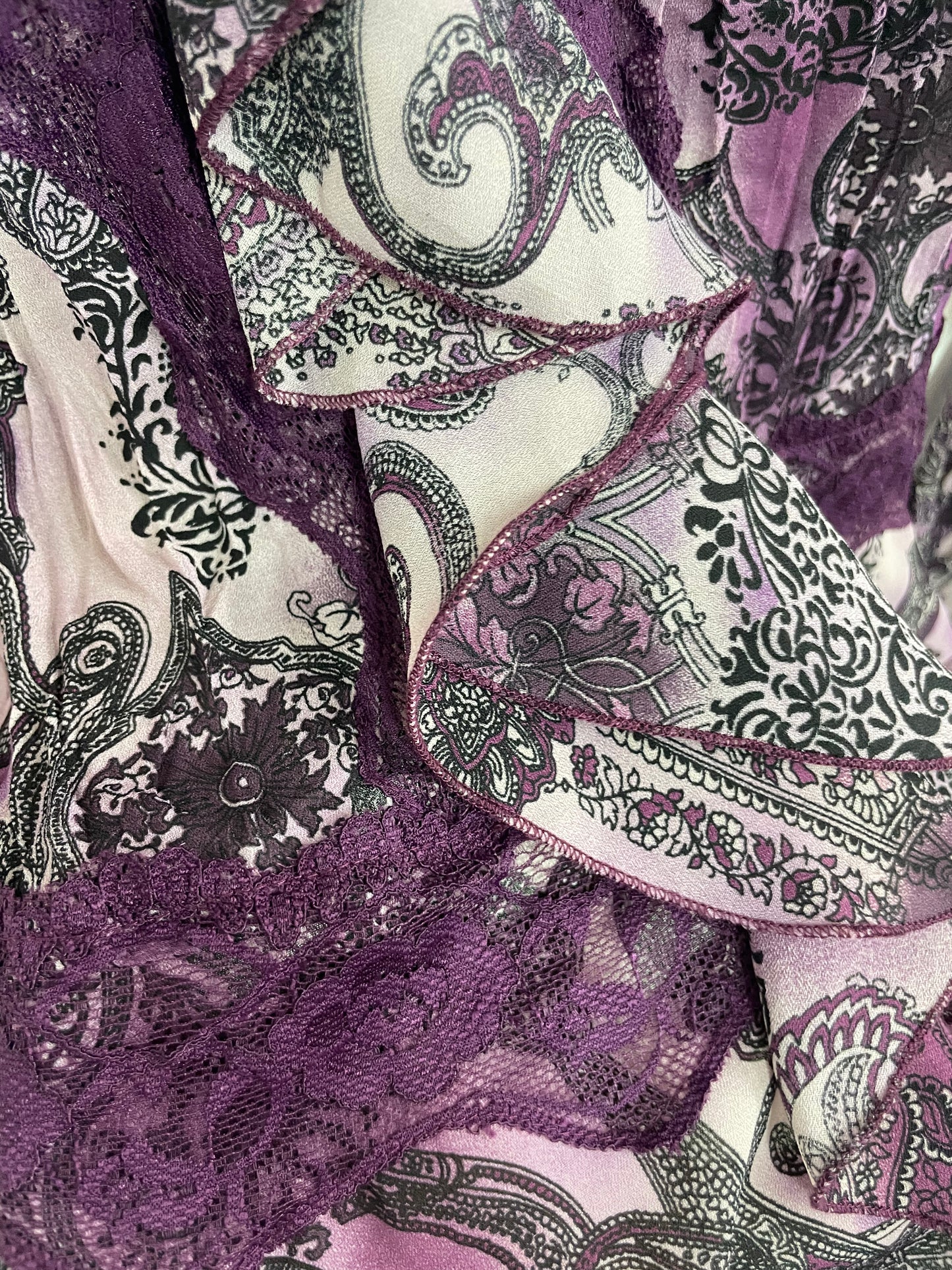 Blusa morada con detalles de encaje - Allison Taylor - Talla S