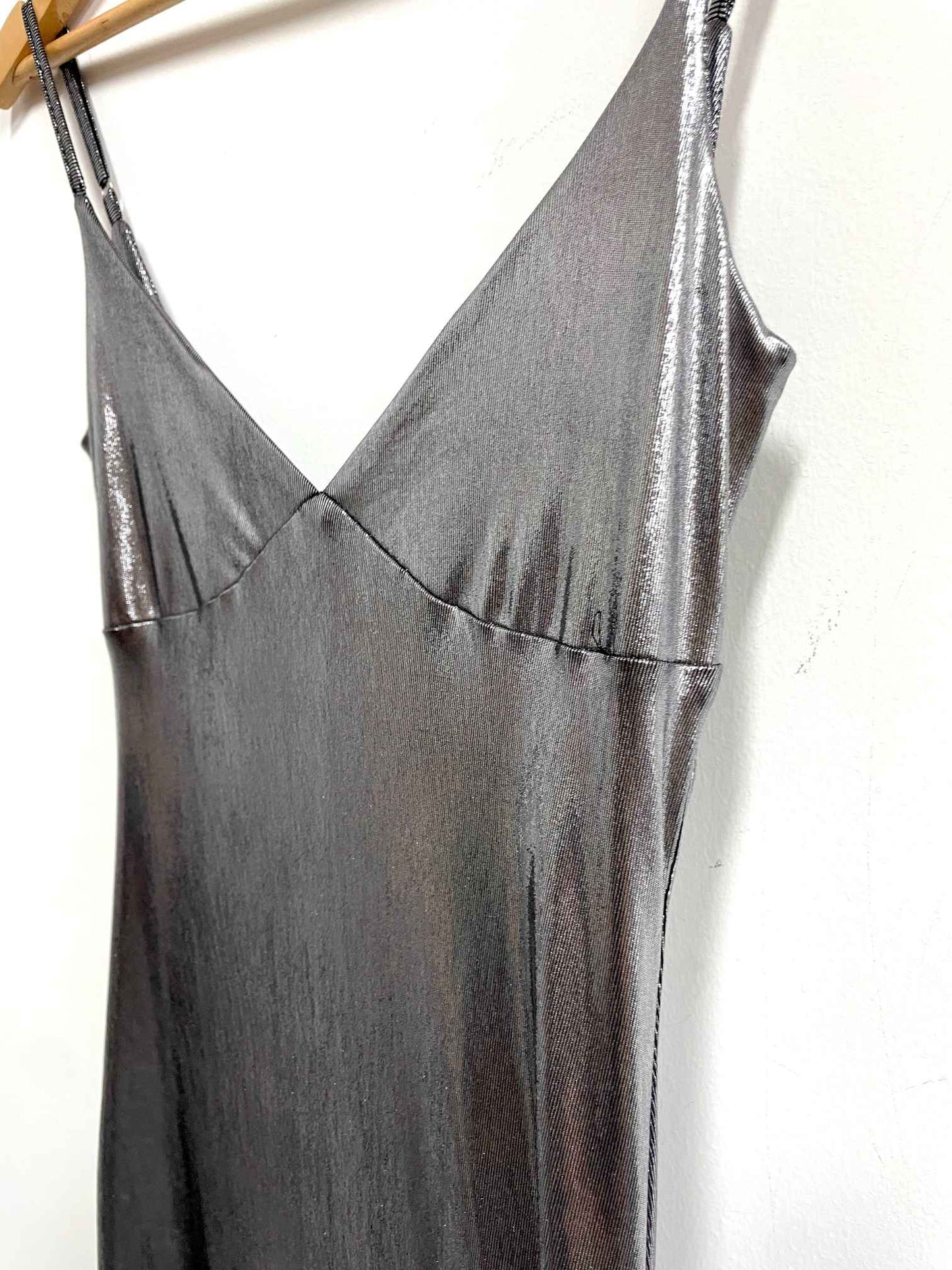 Vestido gris satinado - RNWY - Talla S