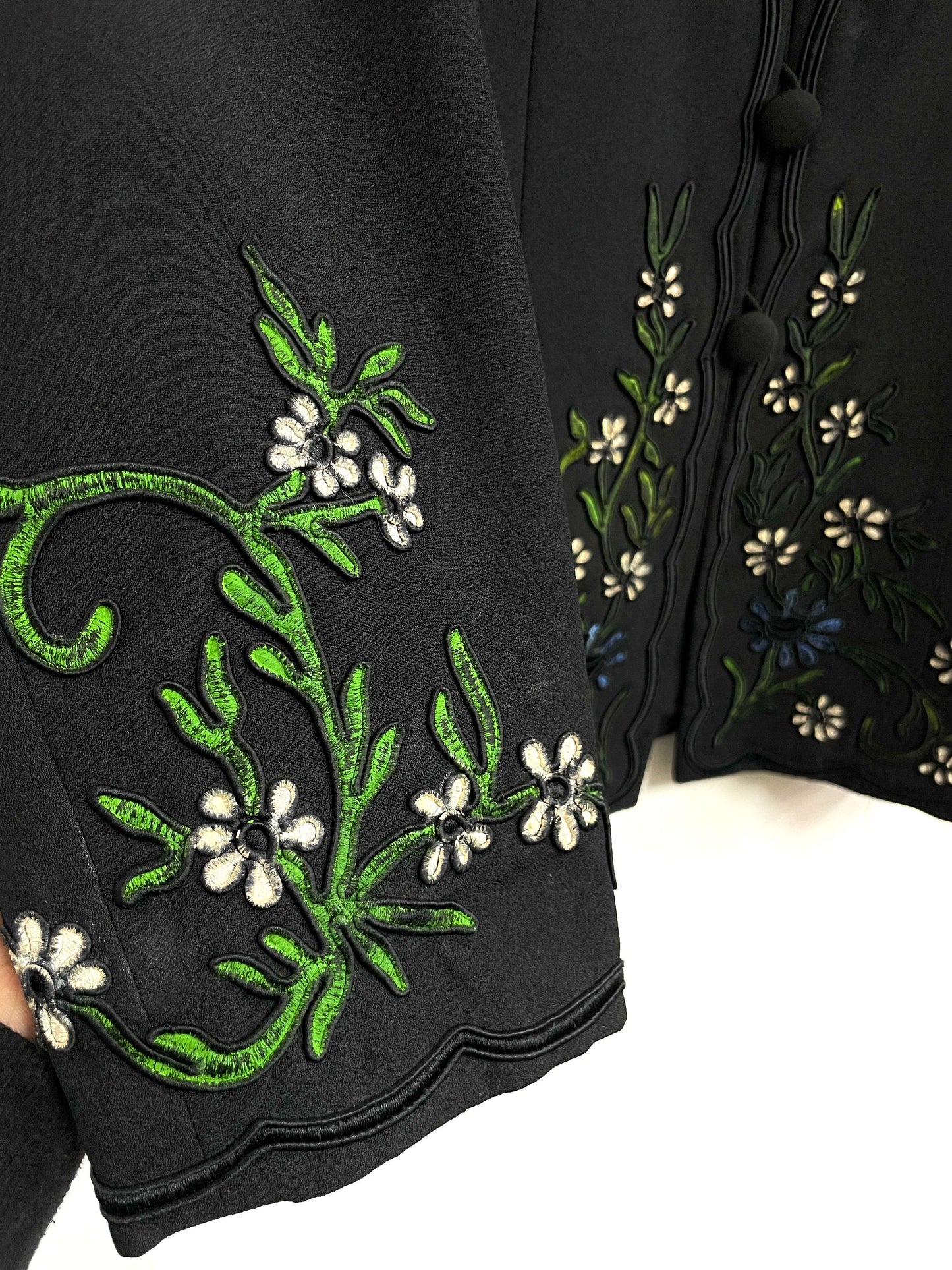 Saco negro bordado - Insignia - Talla M