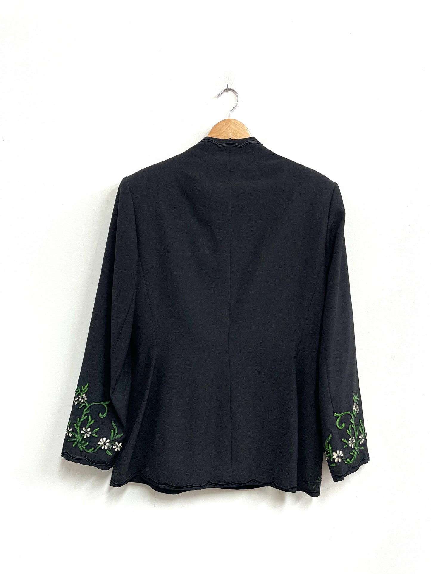 Saco negro bordado - Insignia - Talla M