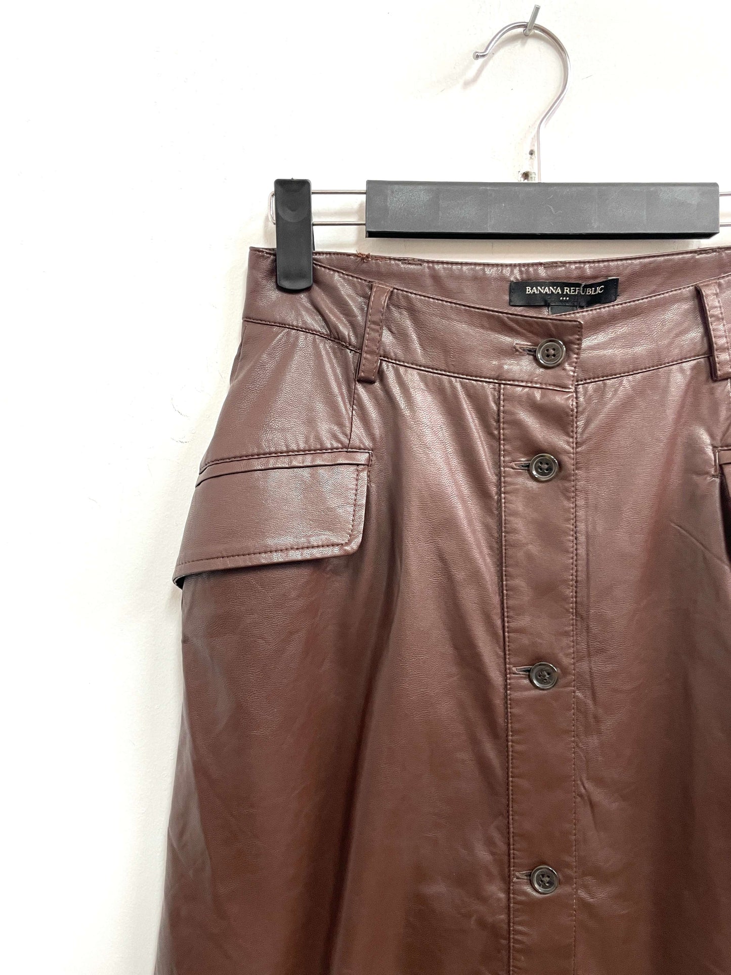 Falda marrón cuerina - Banana Republic - Talal S