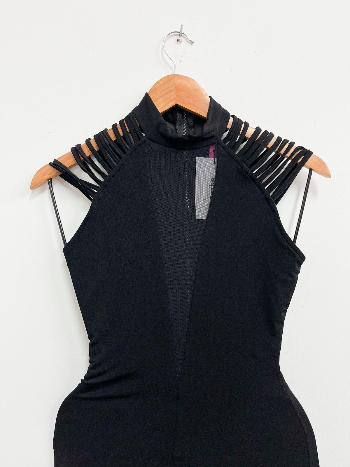 Vestido negro tiras en hombro - Studio F  - Talla S/M
