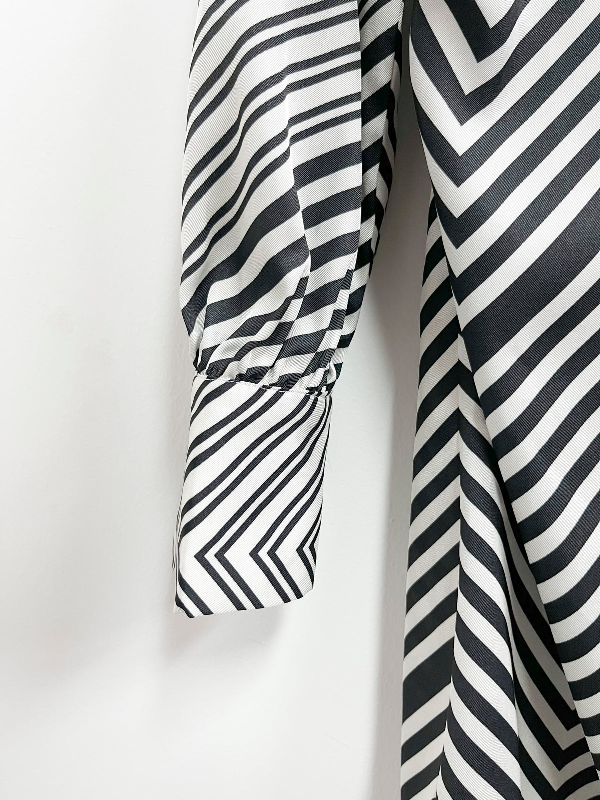 Vestido corto envolvente rayas negras con blanco - Mango - Talla L