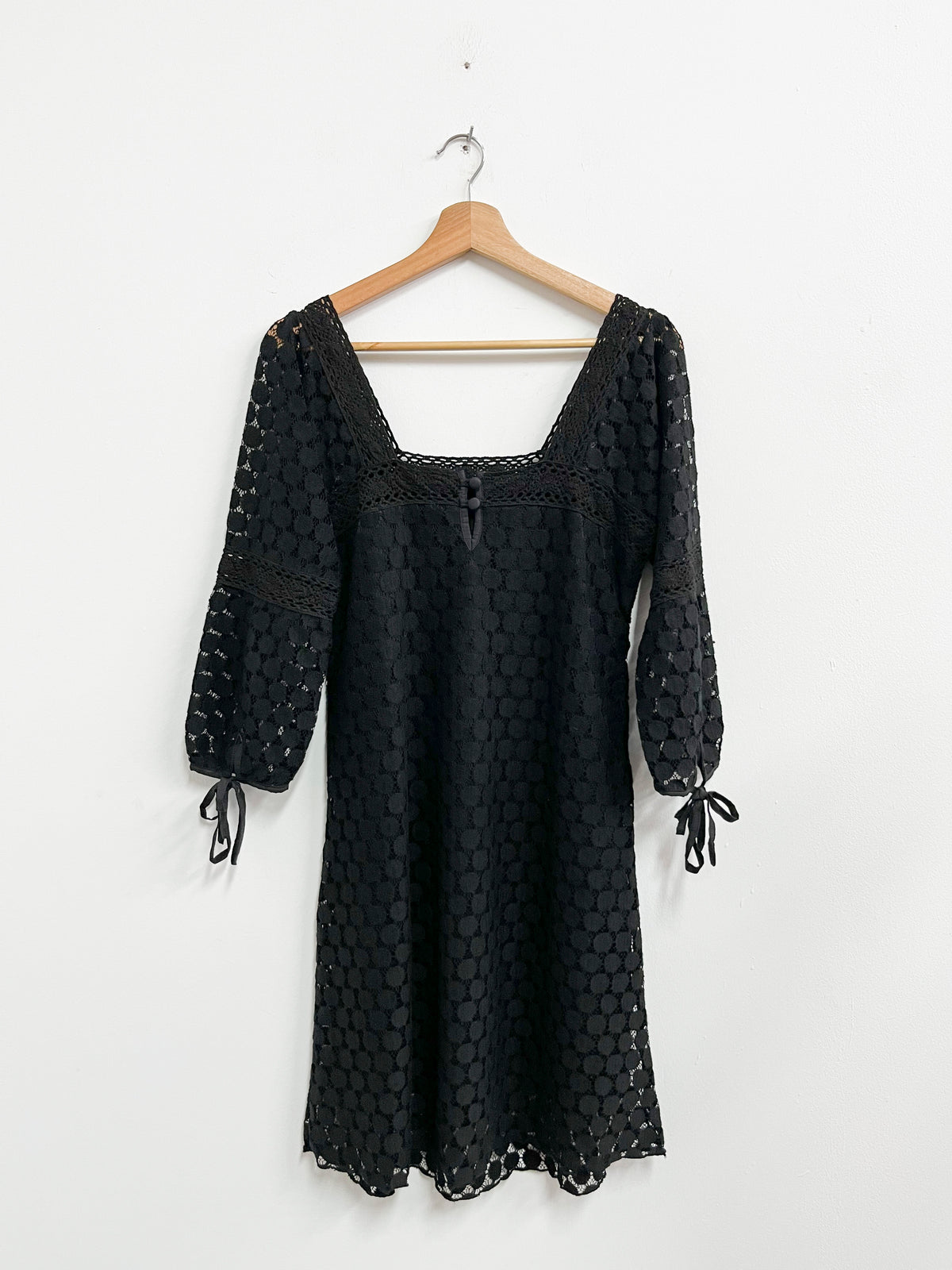 Vestido negro encaje de bolitas - Solitaire - Talla S