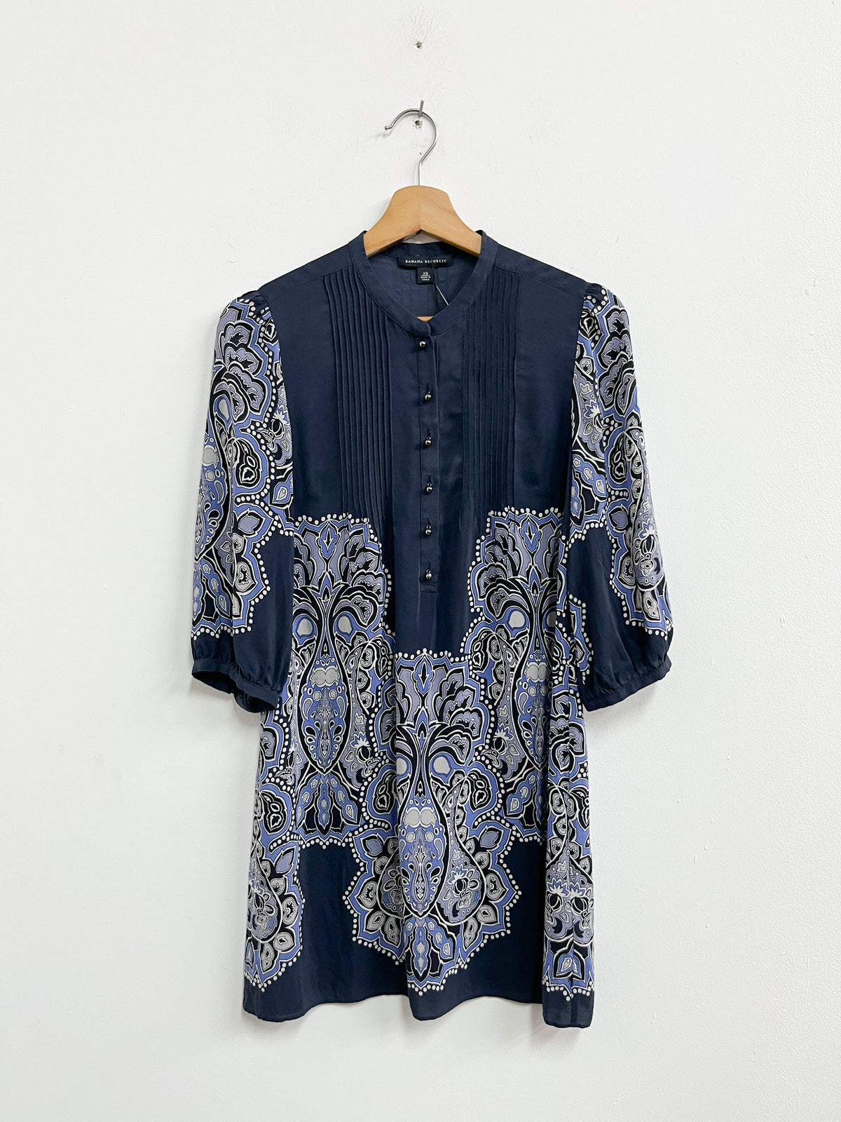 Vestido azul estampado y botones - Banana Republic - Talla XS