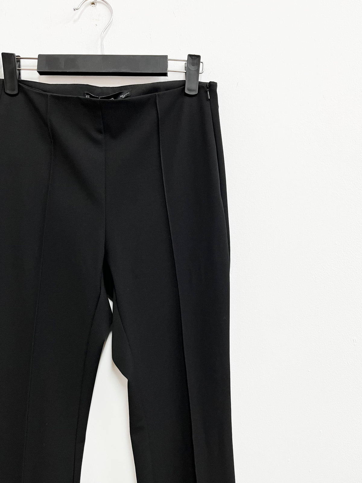 Pantalon negro lineas verticales - Mango - Talla 34