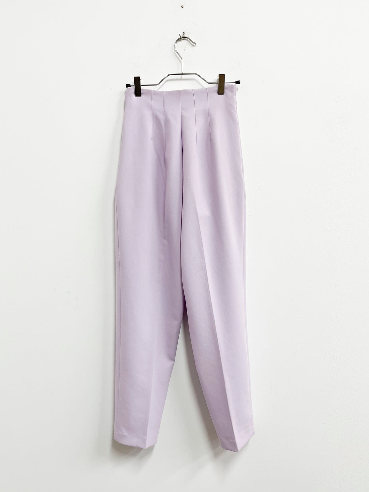 Pantalón lila pinzas - Zara - Talla M