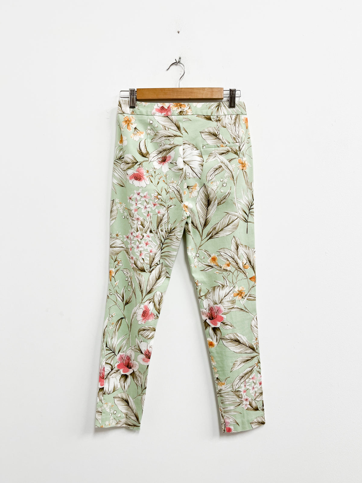 Pantalón verde estampado flores - Zara - Talla S
