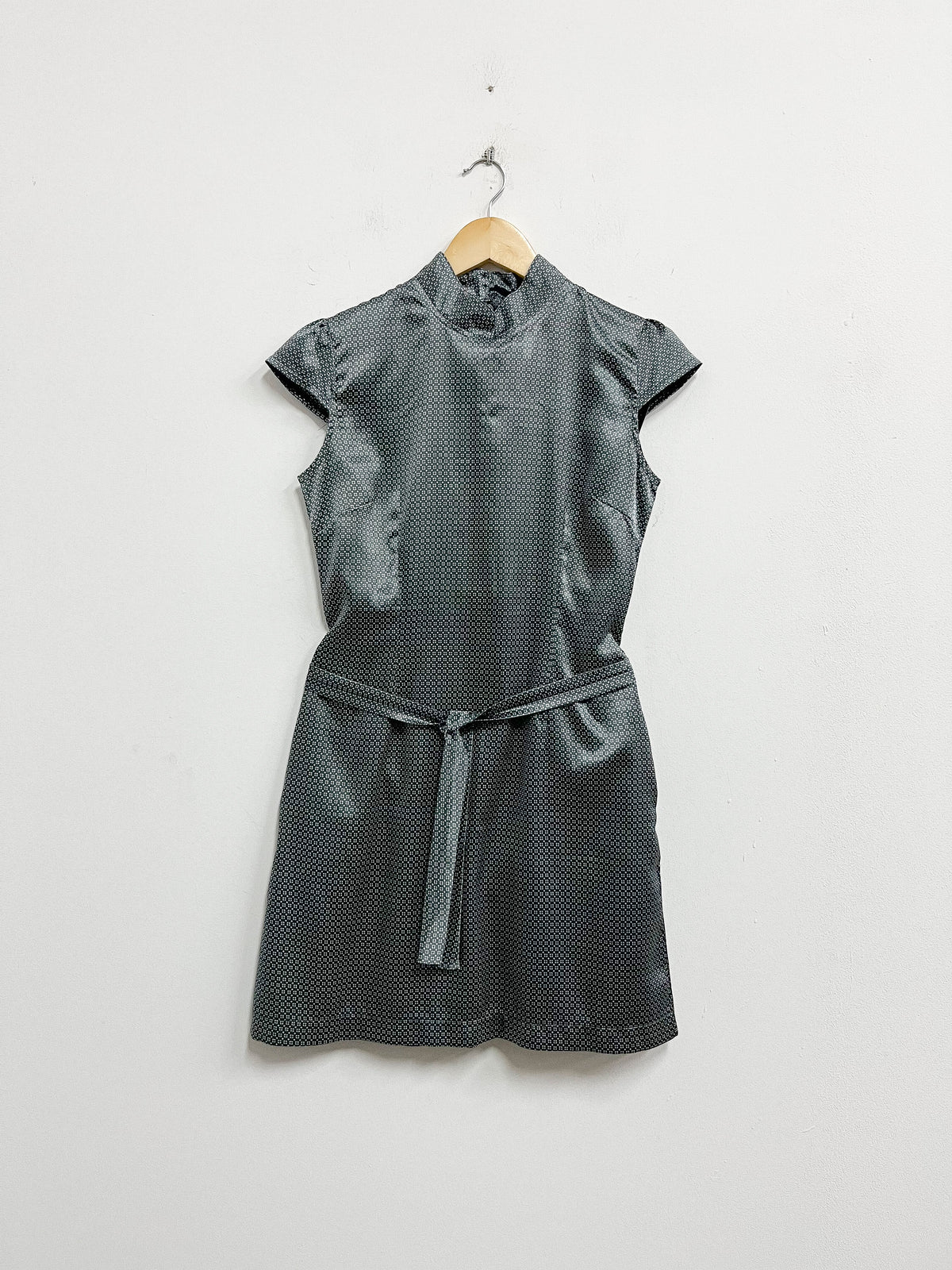 Vestido gris con flores blancas - Lounge - Talla M