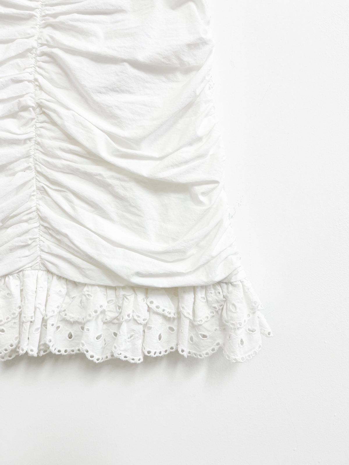 Falda blanca con broderie - Zara - Talla S