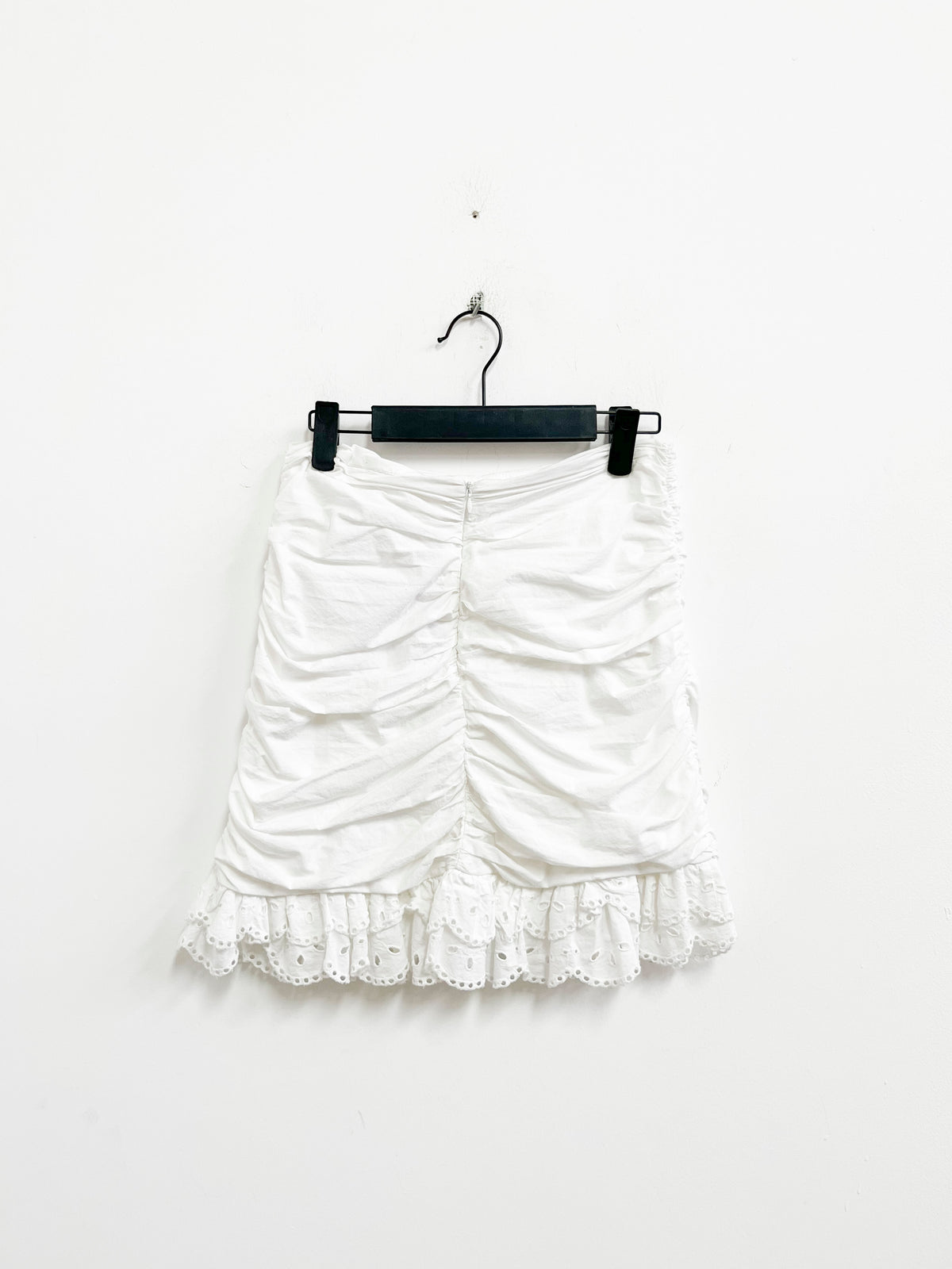 Falda blanca con broderie - Zara - Talla S