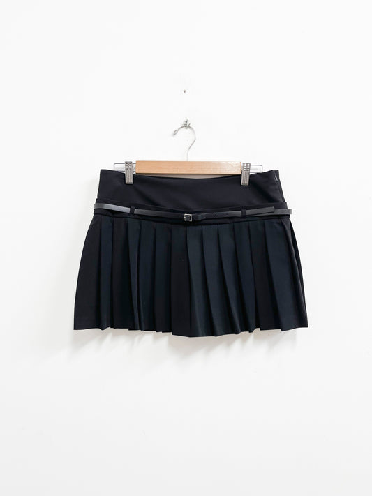 Falda negra plisada con correa - Zara - Talla M
