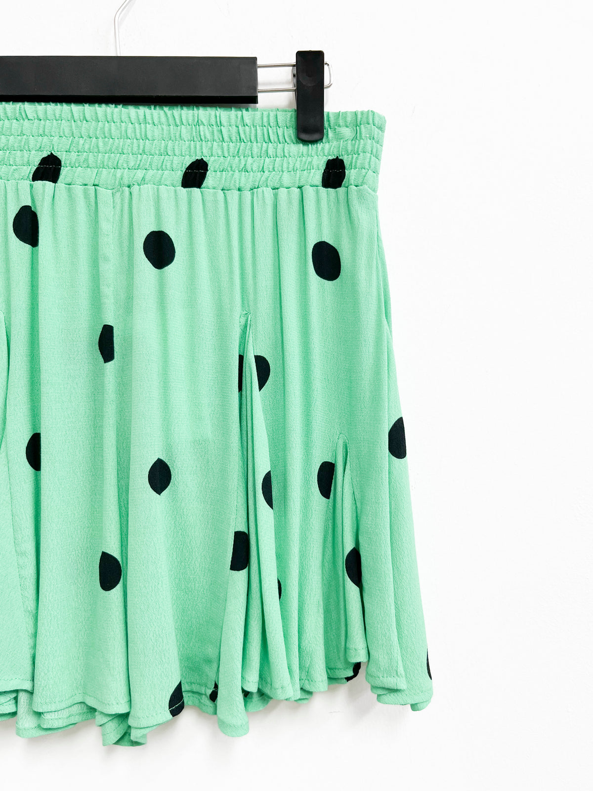 Short verde con lunares negros - Farm Rio - Talla M