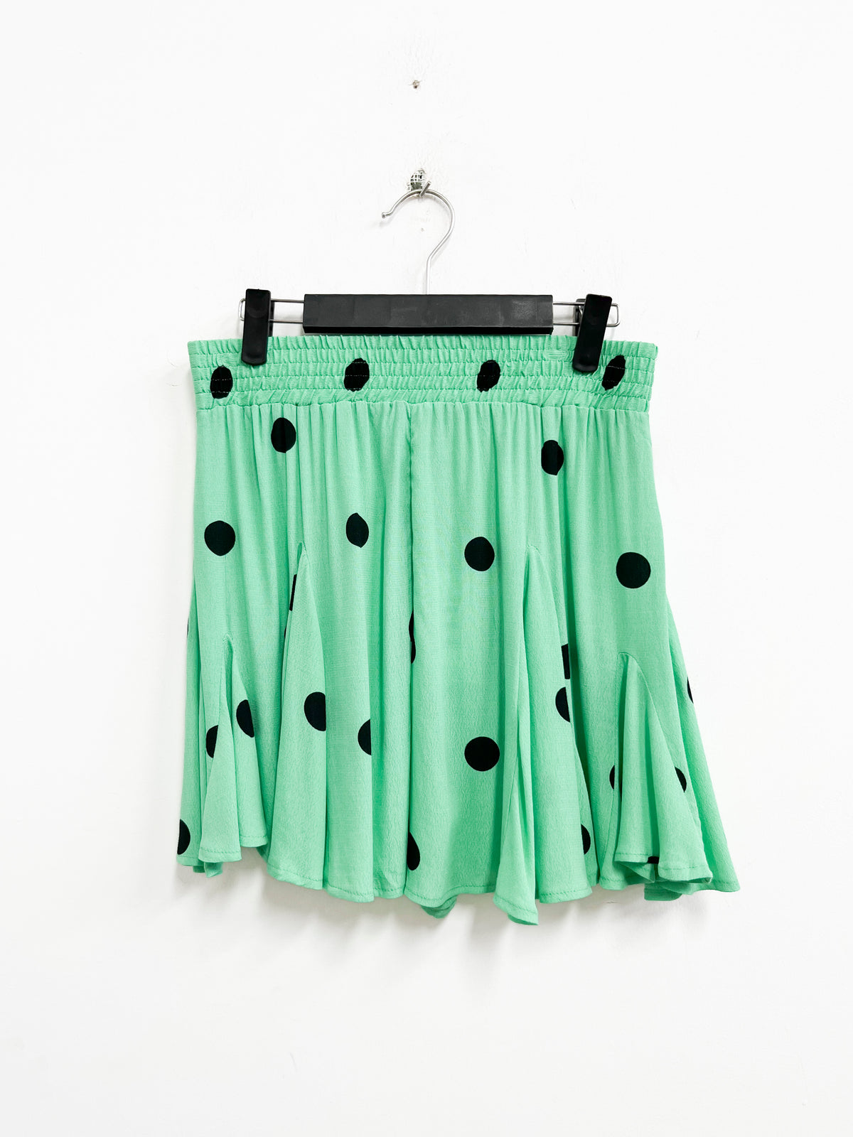Short verde con lunares negros - Farm Rio - Talla M