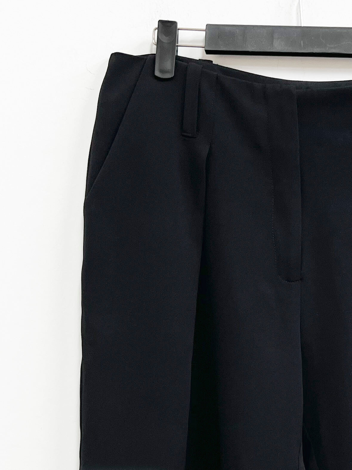 Short bermuda negra con pinzas - Lesém - Talla S