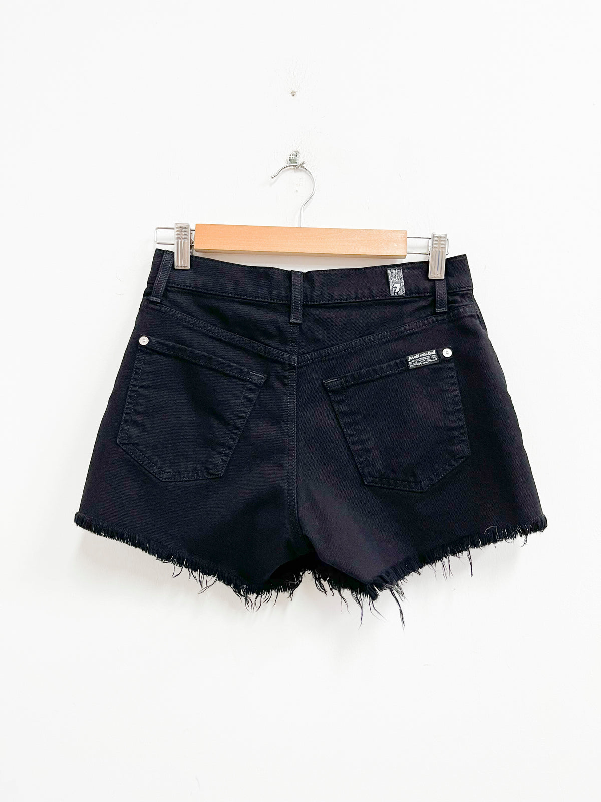 Short negro basta descosida - For all mankind 7 - Talla 26