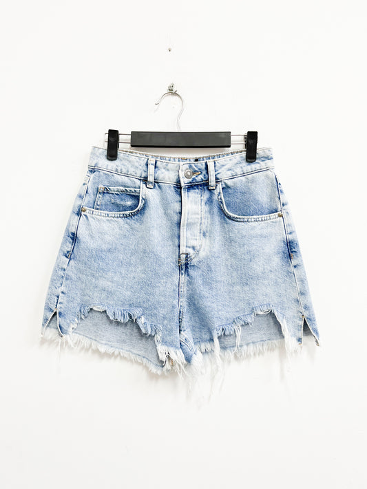Short denim claro basta descosida - Zara - Talla 36