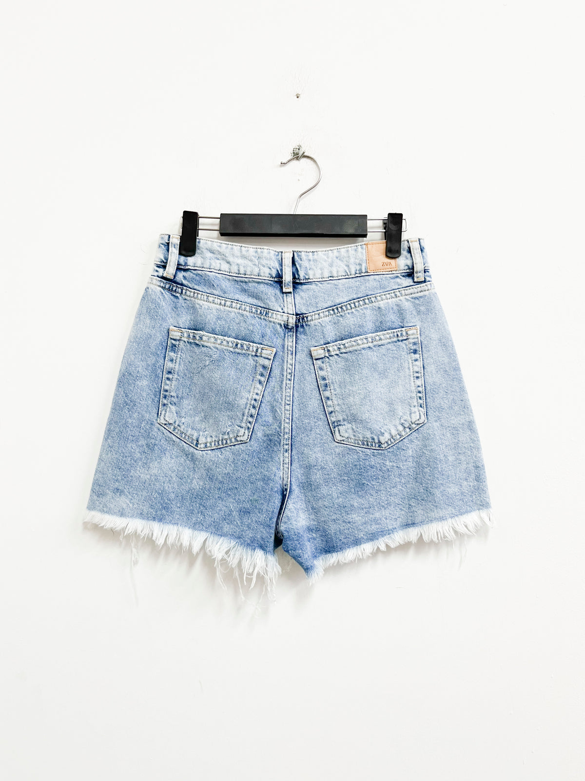 Short denim claro basta descosida - Zara - Talla 36
